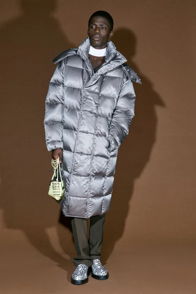 Look 18